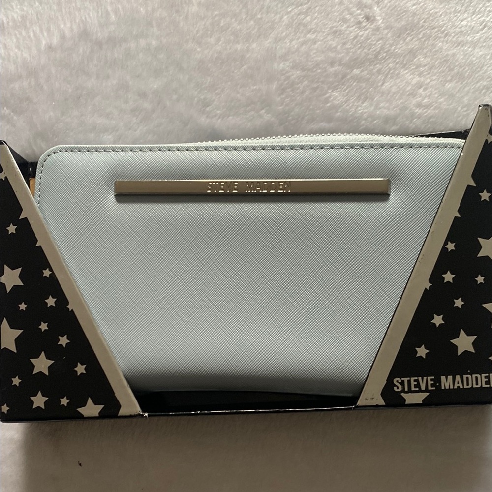 Steve Madden Blue Clutch Modern Sophistication